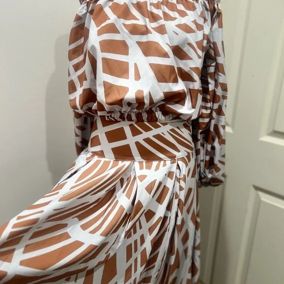 PMD Off-Shoulder Brown and White Long Sleeve Dress - Picture 2 of 3